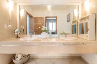 Private Punta Cana Villa with Pool & Golf View - Punta Cana - 9