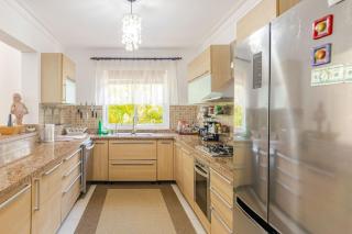 Private Punta Cana Villa with Pool & Golf View - Punta Cana - 4