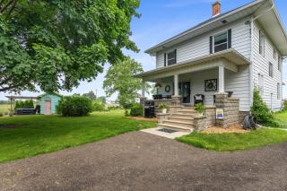 Three Fields Farmhouse - 4