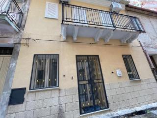 Grandfather's Home - Licata - 2