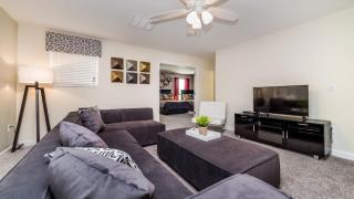ChampionsGate Resort Vacation Pool Home - Houston - 3