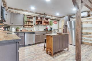 Historic Home with Mountain Views in Dry Run - - 4