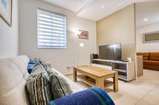 Sliema Spacious Apartment - Sliema - 3