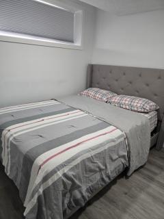 Cozy One bedroom BSMT Apartment - Edmonton - 5