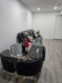 Cozy One bedroom BSMT Apartment - Edmonton - 8