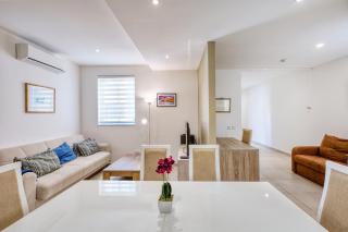 Sliema Spacious Apartment - Sliema - 8