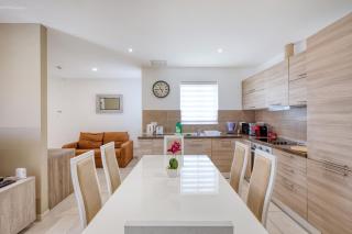 Sliema Spacious Apartment - Sliema - 6