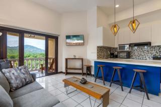 Birds-Eye Ocean View in Nicely Priced Top-Floor Unit in Flamingo - Playa Flamingo - 6