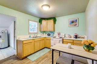 1 Mi to Town Colorful and Cozy Home in Miami! - 9