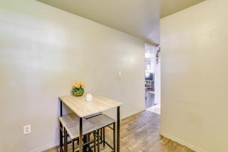 1 Mi to Town Colorful and Cozy Home in Miami! - Miami - 4