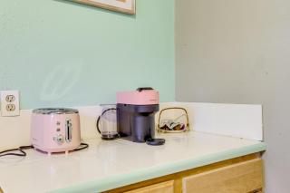 1 Mi to Town Colorful and Cozy Home in Miami! - Miami - 2