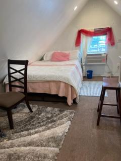 Atic Apartment - Perth Amboy - 4