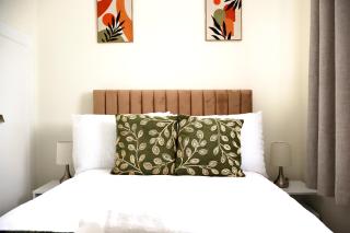 Home away from Home - Aveley - 6