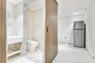 Hotel Onggi - Gyeongju - 4