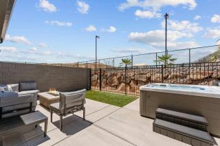Popular Poolside Retreat townhouse - Washington - 8