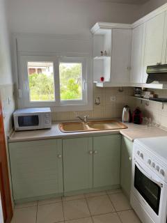 Entire villa with big garden and BBQ amenities - Áyios Pávlos - 6