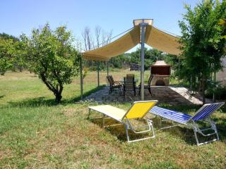 Entire villa with big garden and BBQ amenities - Áyios Pávlos - 3
