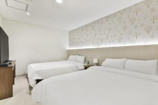 Hotel Onggi - Gyeongju - 5