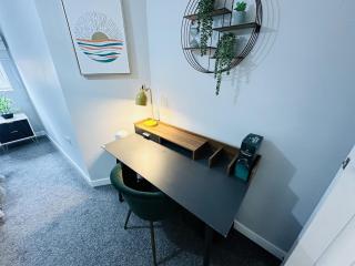 Ysgol Corner by PJ Stays - Swansea - 1