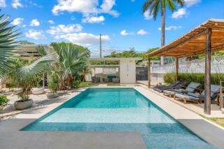 Sprawling Modern Property with a Tranquil Outdoor Living Space swimming pool and a private Casita - Playa Flamingo - 9