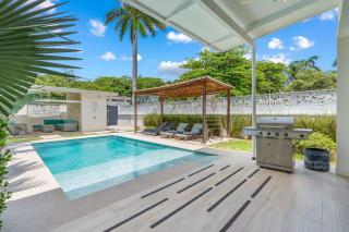 Sprawling Modern Property with a Tranquil Outdoor Living Space swimming pool and a private Casita - Playa Flamingo - 8