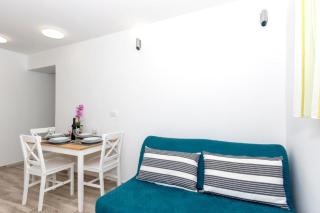 Jadran Beach Apartments - 1