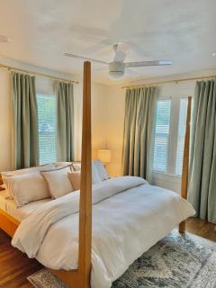 Stylish 2BR, Walk to Pearl, Riverwalk - San Antonio - 0