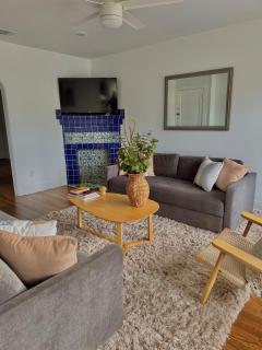 Stylish 2BR, Walk to Pearl, Riverwalk - San Antonio - 8