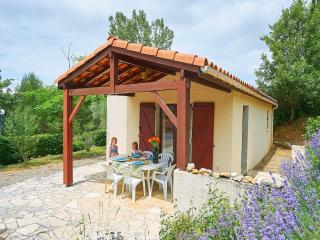 Tidy bungalow with dishwasher on a green domain, cleaning included - Quillan - 0