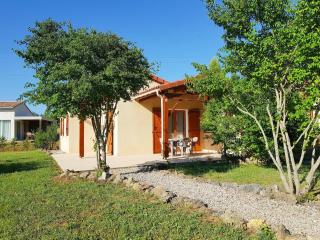 Tidy bungalow with dishwasher on a green domain, cleaning included - Quillan - 9