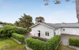 2 Bedroom Stunning Apartment In Nexø - Neksø - 1