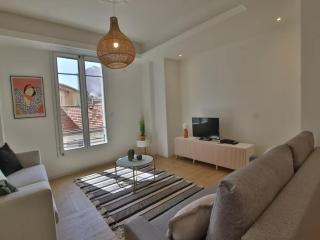 Apartment in Antibes near Sandy Beaches, cleaning included - Antibes - 3