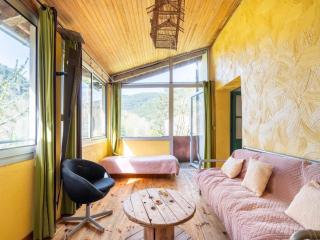 Charming Retreat by Vis River, France, cleaning included - Gorniès - 0