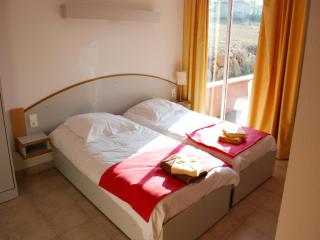 Tidy bungalow on a green domain, cleaning included - Quillan - 5