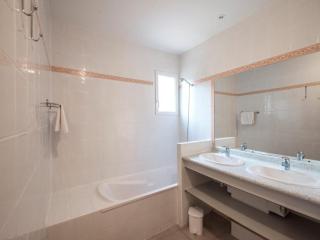 Holiday home overlooking the Pyrenees, cleaning included - Quillan - 6
