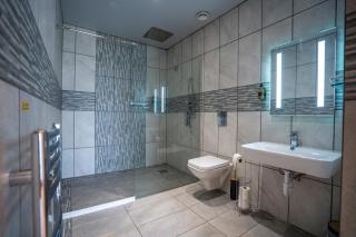 Thyme Lodge 2BR with Hot Tub and Sauna near Black Mountain - Garnant - 7