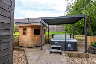 Thyme Lodge 2BR with Hot Tub and Sauna near Black Mountain - Garnant - 2