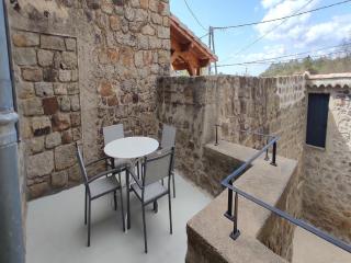 Renovated Farmhouse Escape, cleaning included - 6