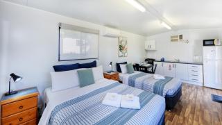 Mt Larcom Tourist Park - Mount Larcom - 7