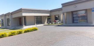 Kwa Mmaloapi Guest House - Rustenburg - 0