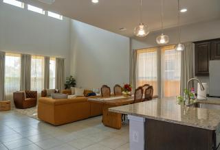 Spacious 4BR South ATX Retreat - Austin - 0
