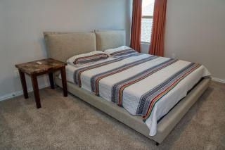 Spacious 4BR South ATX Retreat - Austin - 8