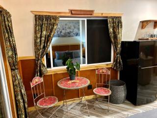 Studio Phoenix Pet Friendly Near Black Sand Beach & Volcanic Forest - Pahoa - 2