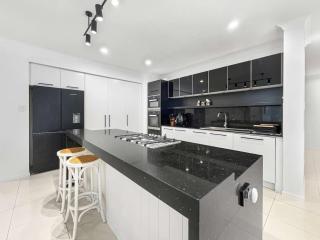 Relaxed Luxury for Families by the Beach - Buddina - 2