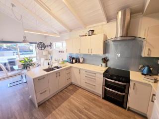Sunny Boutique House with Pool Mount Maunganui - Mount Maunganui - 1