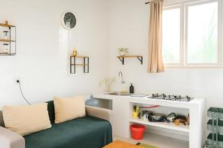 Homey Surf Apartment with Private Kitchen and Shared Pool Canggu - Canggu - 7