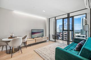 Private Apartment Peaceful High Rise Haven with Bay Views, Pool, Gym - Melbourne - 0