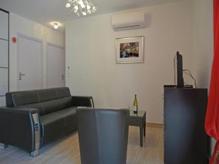 Villa in Var with Hill Views & Pool, cleaning included - Montauroux - 7
