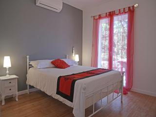 Villa in Var with Hill Views & Pool, cleaning included - 8