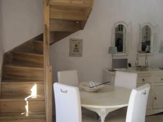 Very spacious and luxurious holiday home on quiet estate 1880 with pool - Buzon - 7